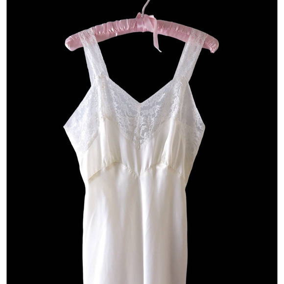 𝅺40s Ivory‎ Nylon & Lace Slip Dress S - Picture 4 of 9